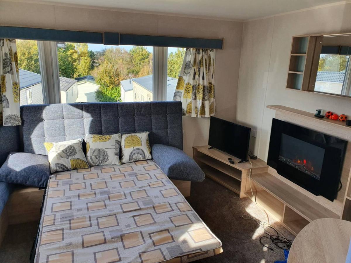 Escape City Caravan Lytchett Minster 外观 照片