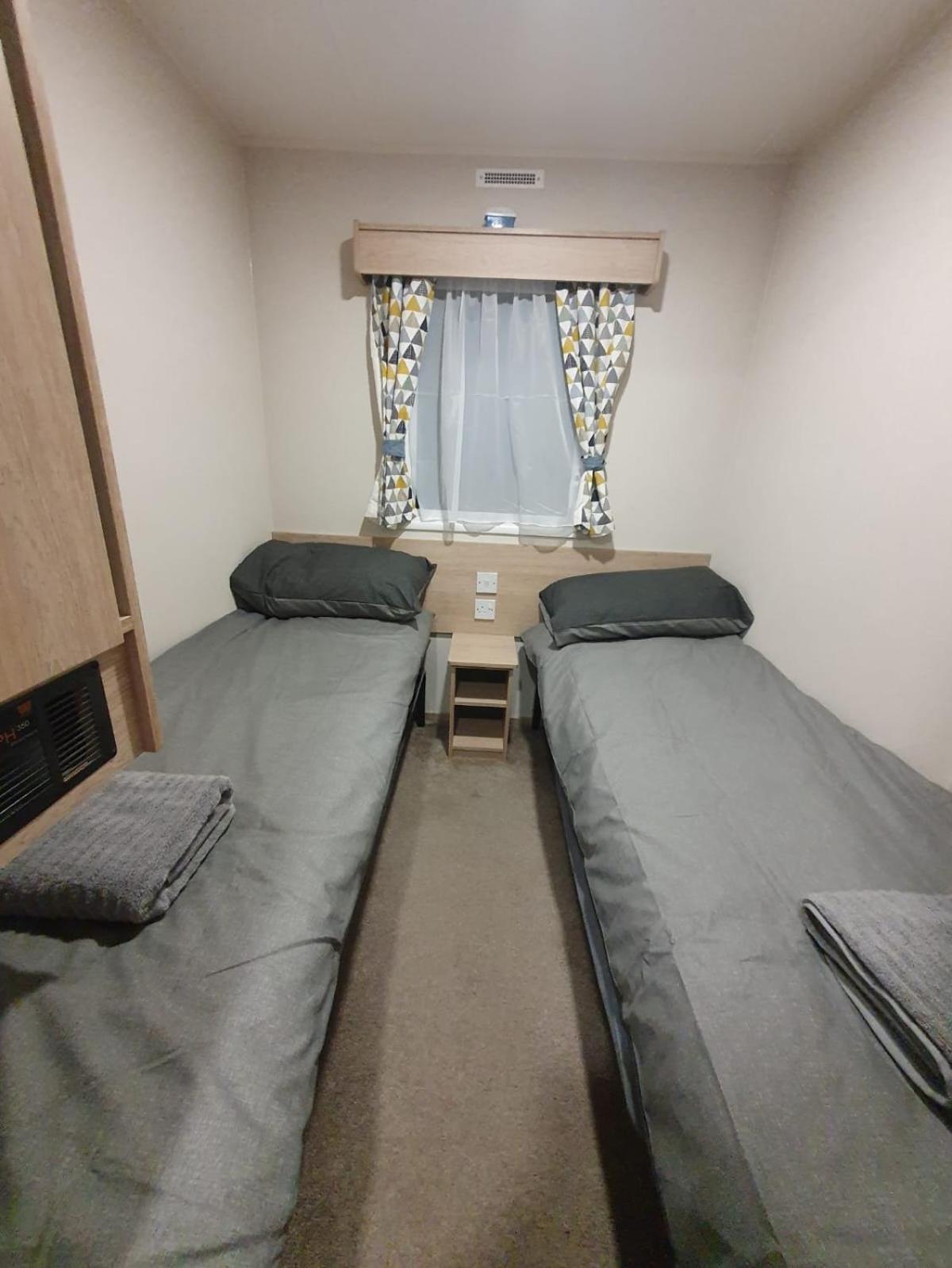 Escape City Caravan Lytchett Minster 外观 照片