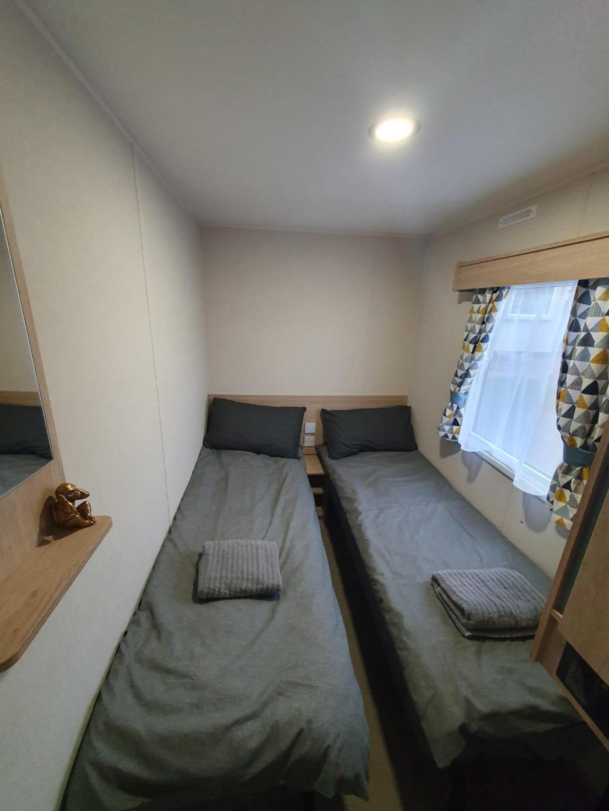 Escape City Caravan Lytchett Minster 外观 照片